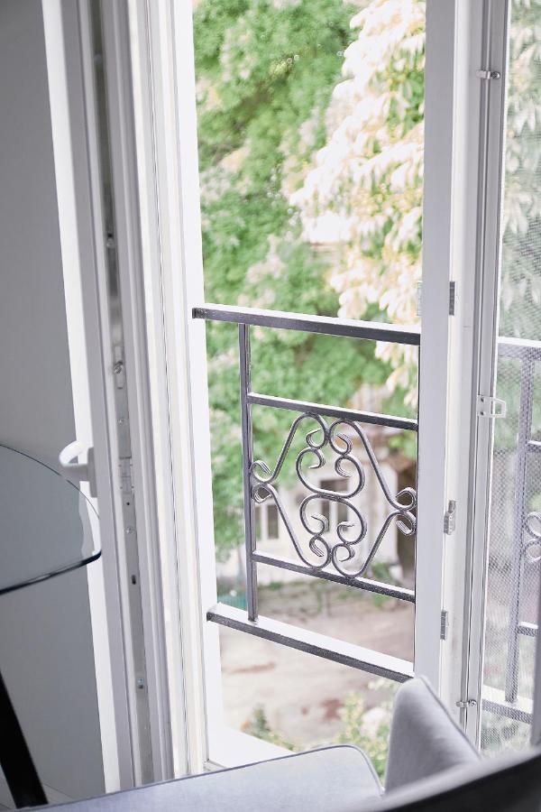 White Door Apartments Heart Of Odessa 4 Екстериор снимка